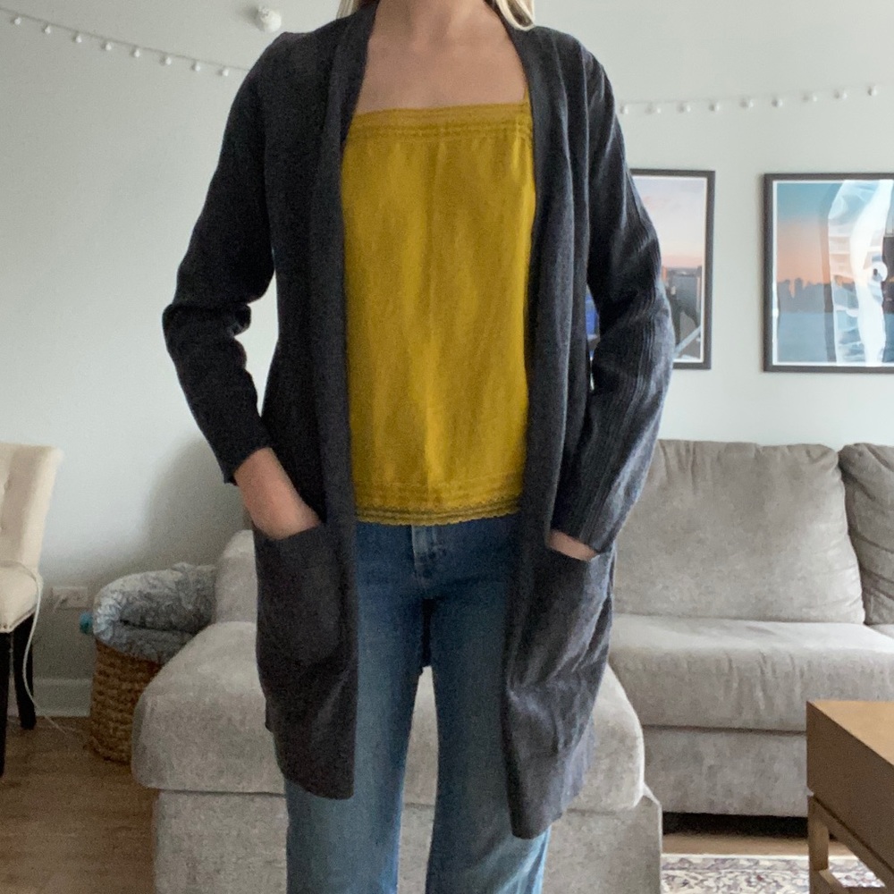 Gray cardigan with pockets